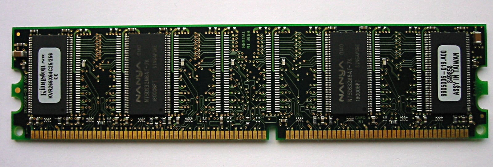 DDR-SDRAM DIMM (Kingston KVR266X64C25/256)